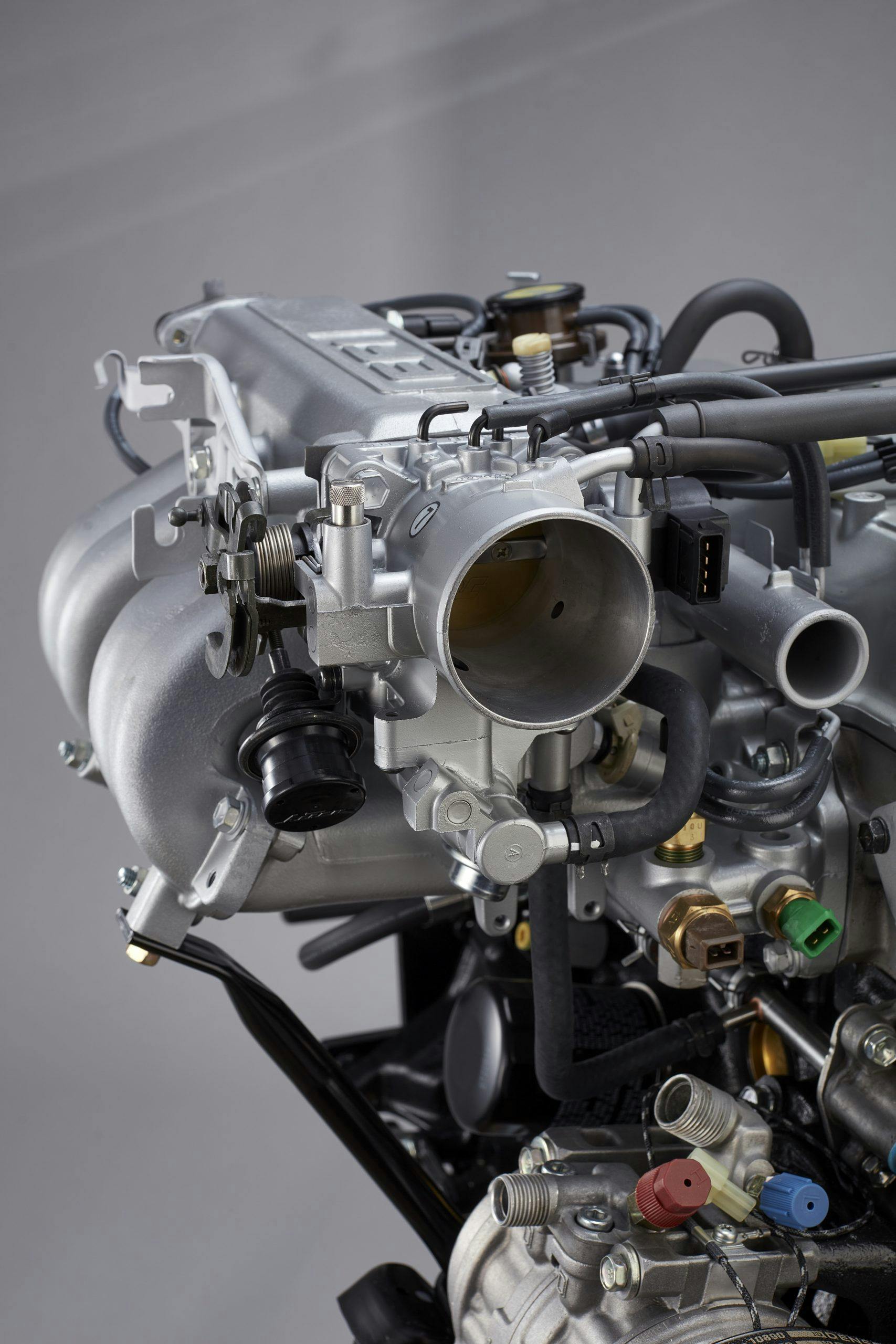 toyota 22R E engine air intake detail