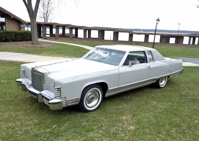 1977 Town Coupe 02