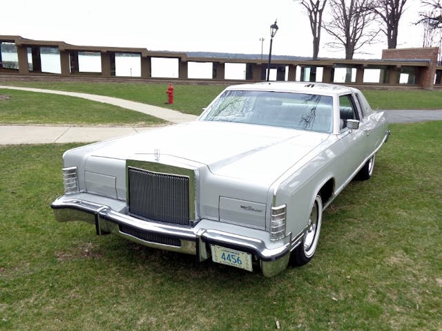 1977 Lincoln Continental Town Coupe 09