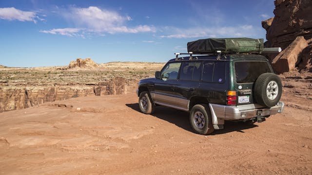 1998 Mitsubishi Montero trailhead rear three quarter