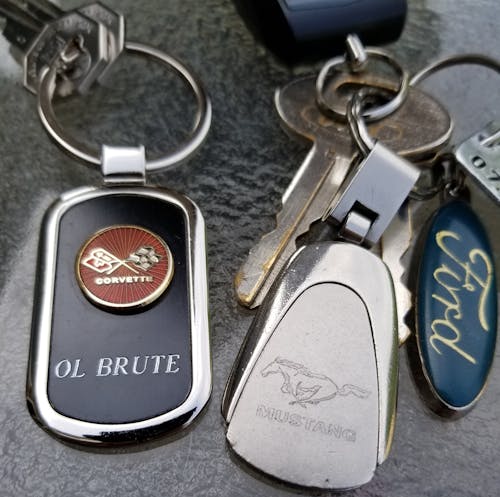 keys 1968 Chevrolet Corvette 427 Brute and Mustang