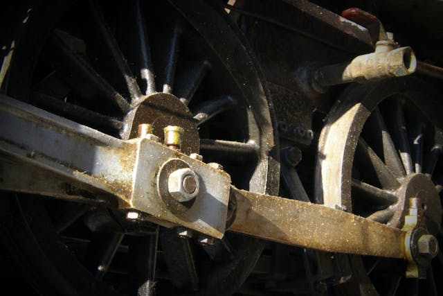scale locomotive dirty wheels rods