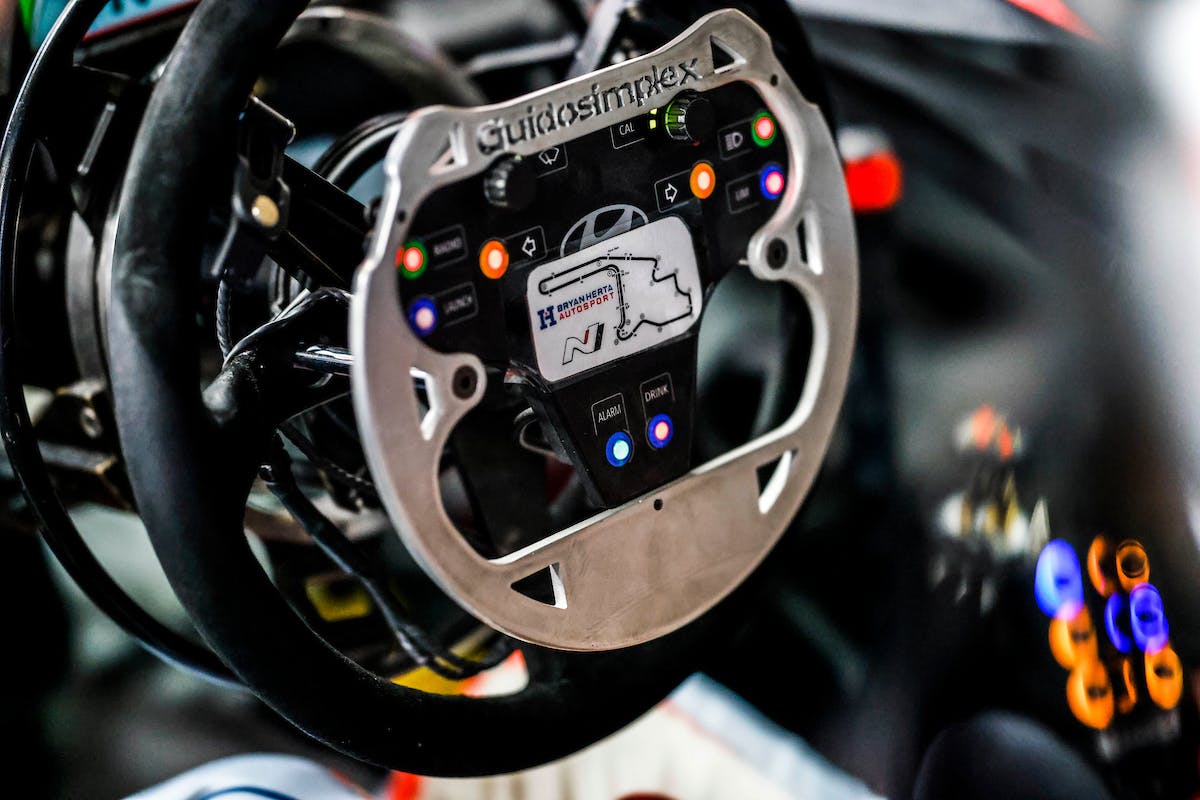 IMSA Michelin Pilot Challenge Robert Wickens Steering wheel with GuidoSimplexhand controls