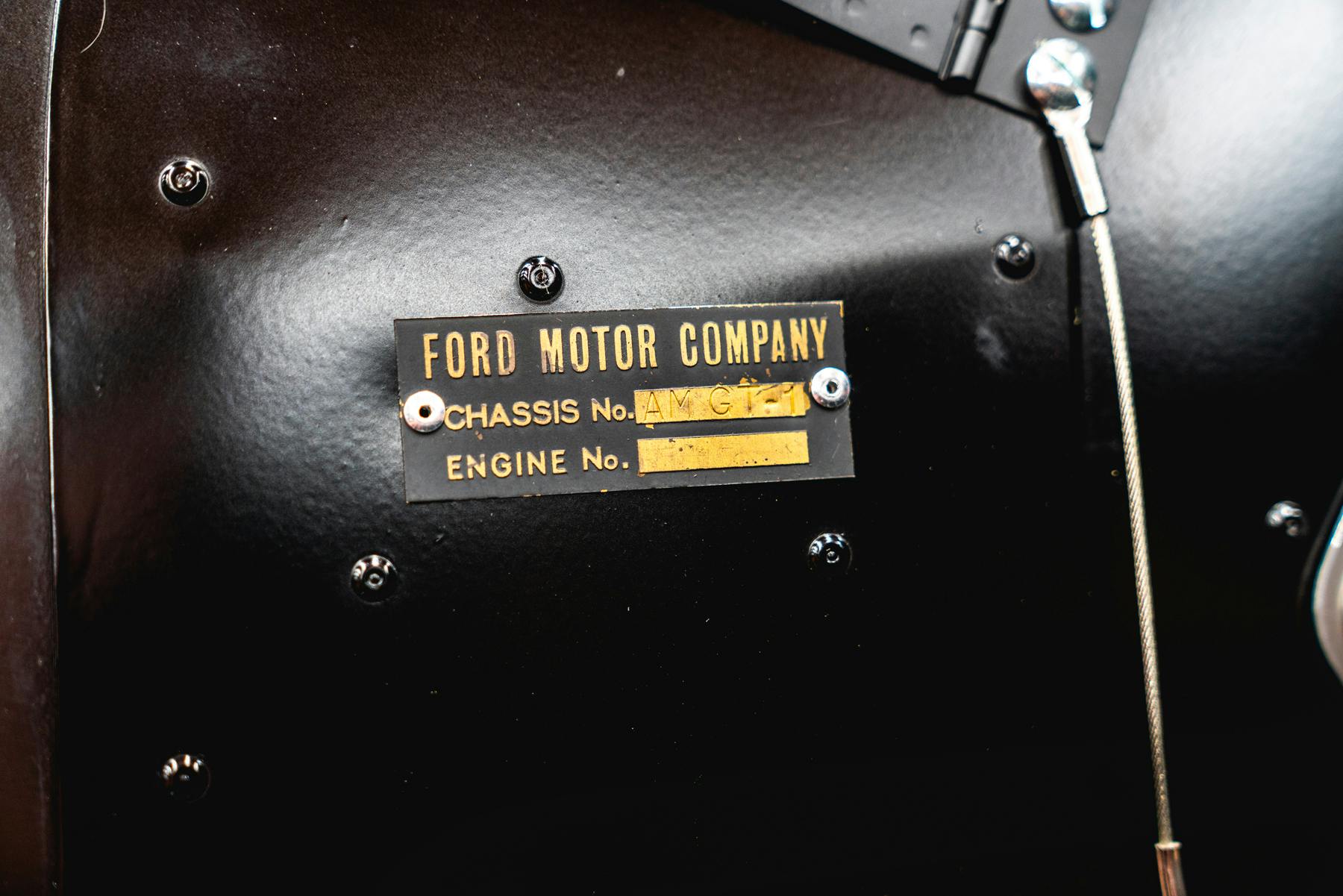 1966_Ford_GT40_Alan_Mann placard