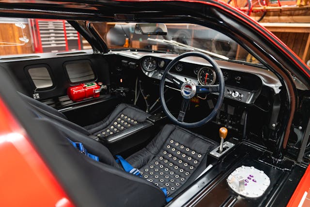 1966_Ford_GT40_Alan_Mann interior