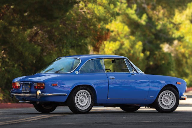 1974-Alfa-Romeo-2000-GT-Veloce rear three-quarter