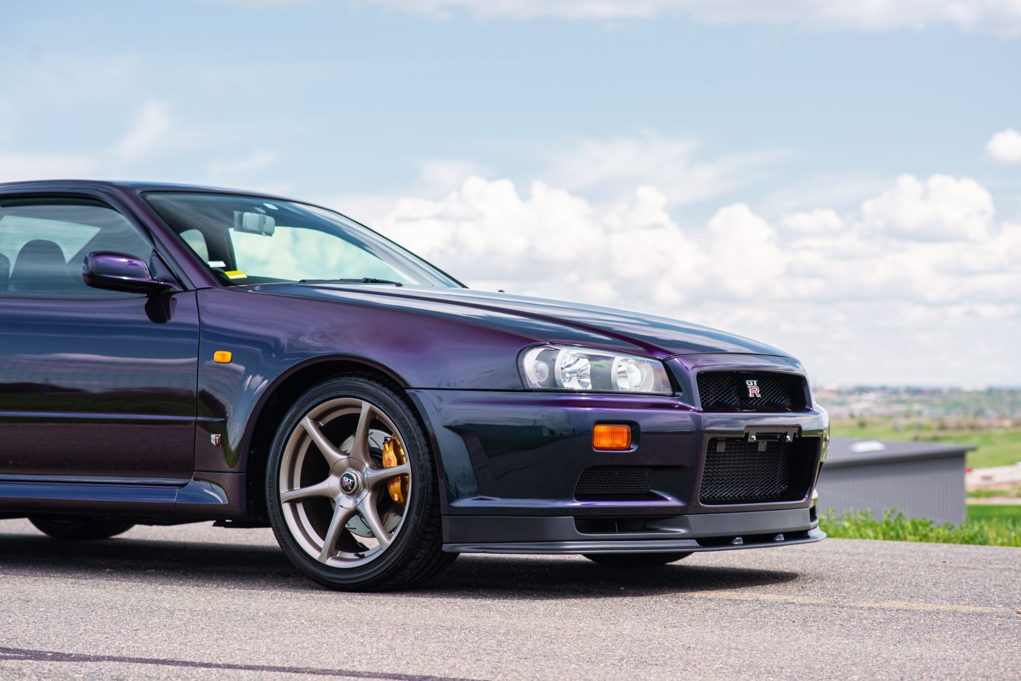 U.S.-legal R34 Skyline GT-R sells for record-breaking $320,187 