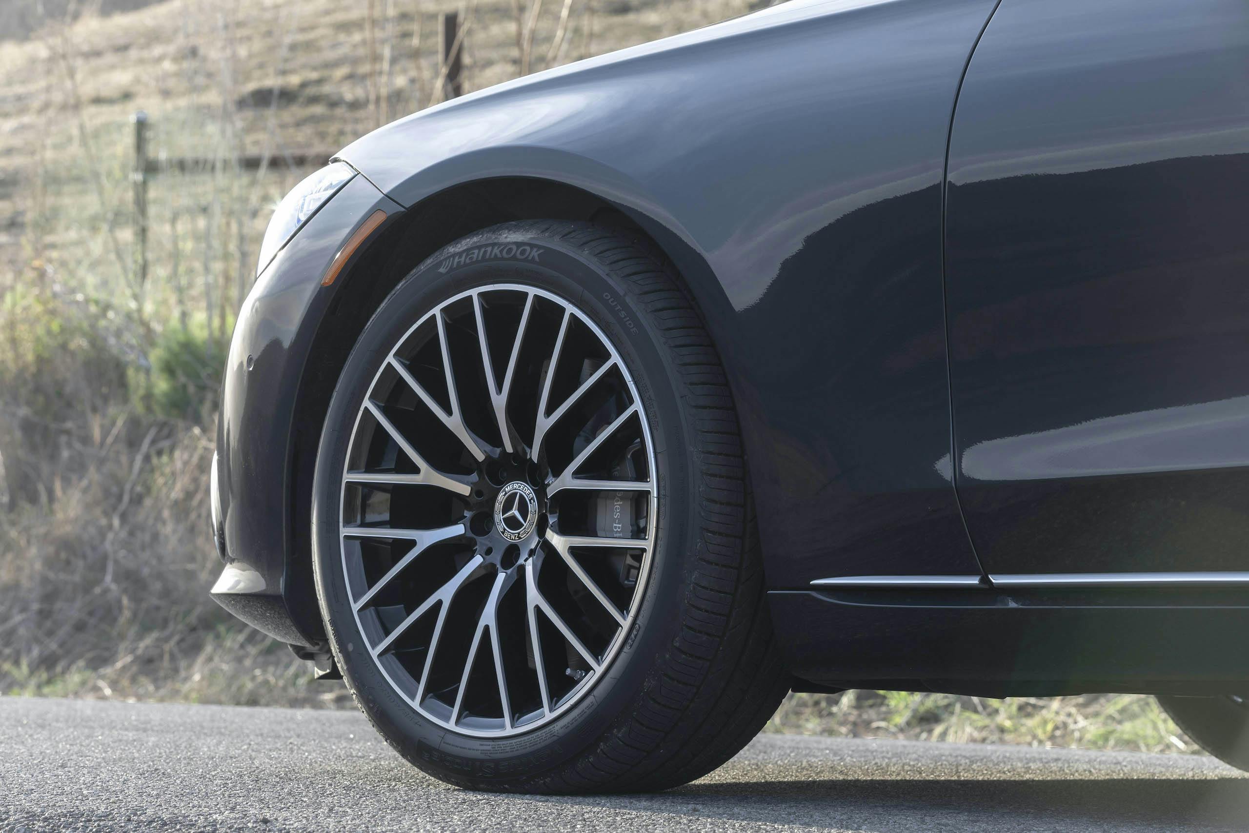 Mercedes Benz-S-Class front wheel and tire