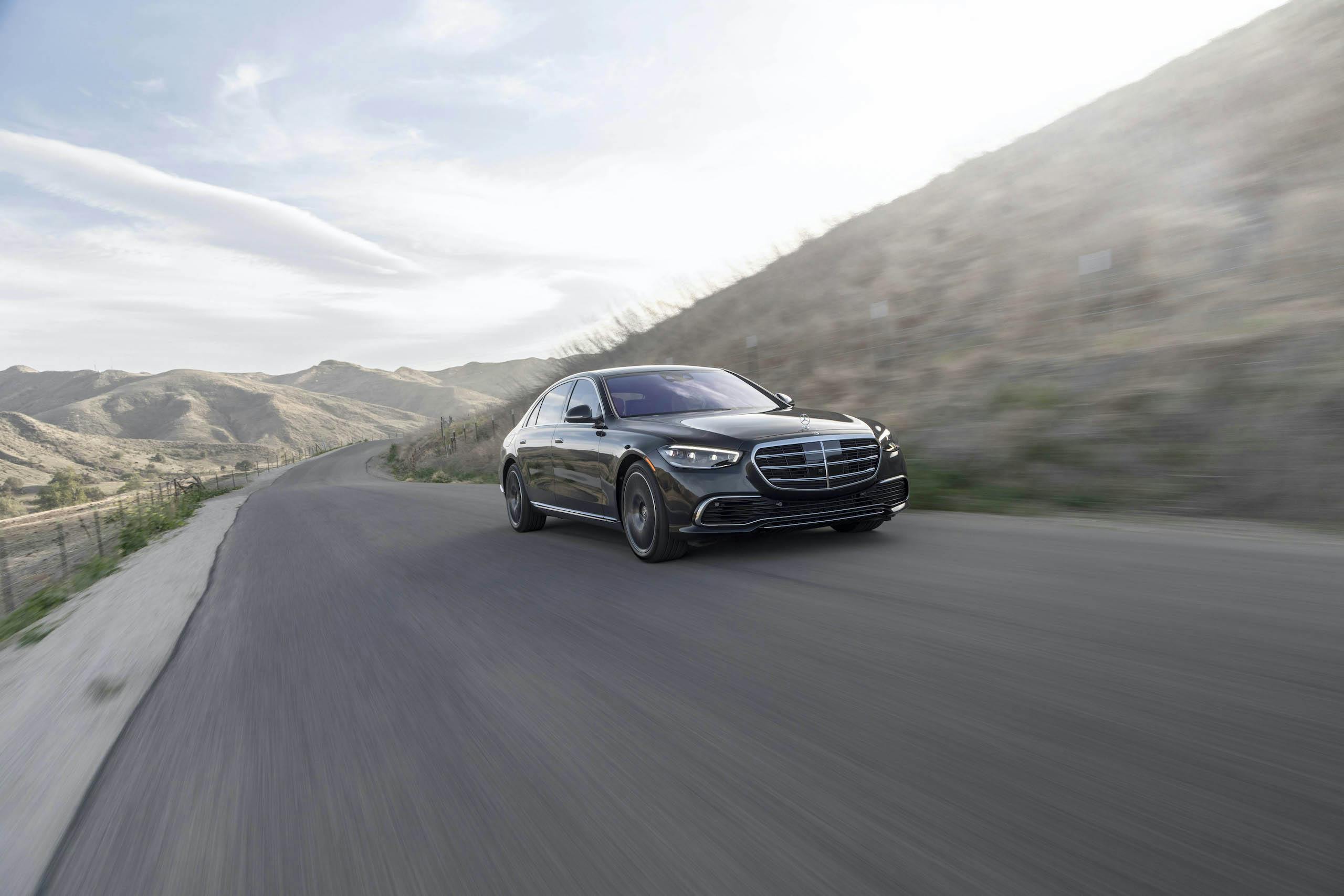 Mercedes Benz-S-Class front three-quarter action