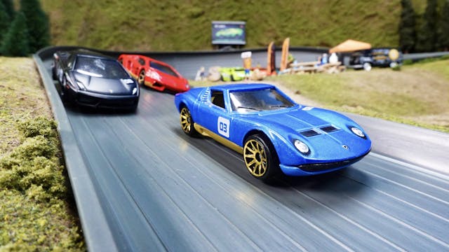 1/64-scale Lamborghinis on track