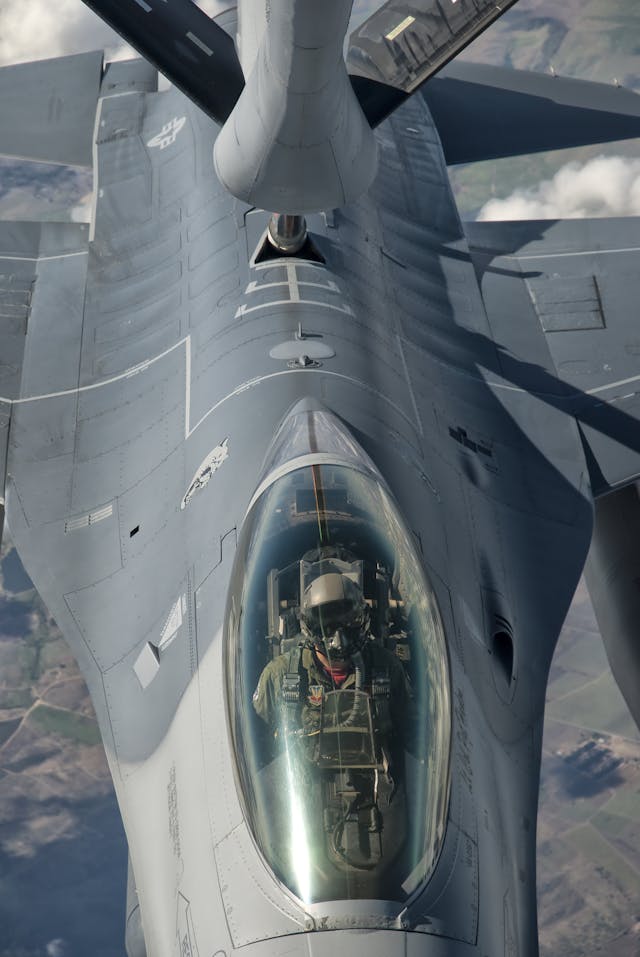 Air Force F-16C Fighting Falcon receives in-flight refueling