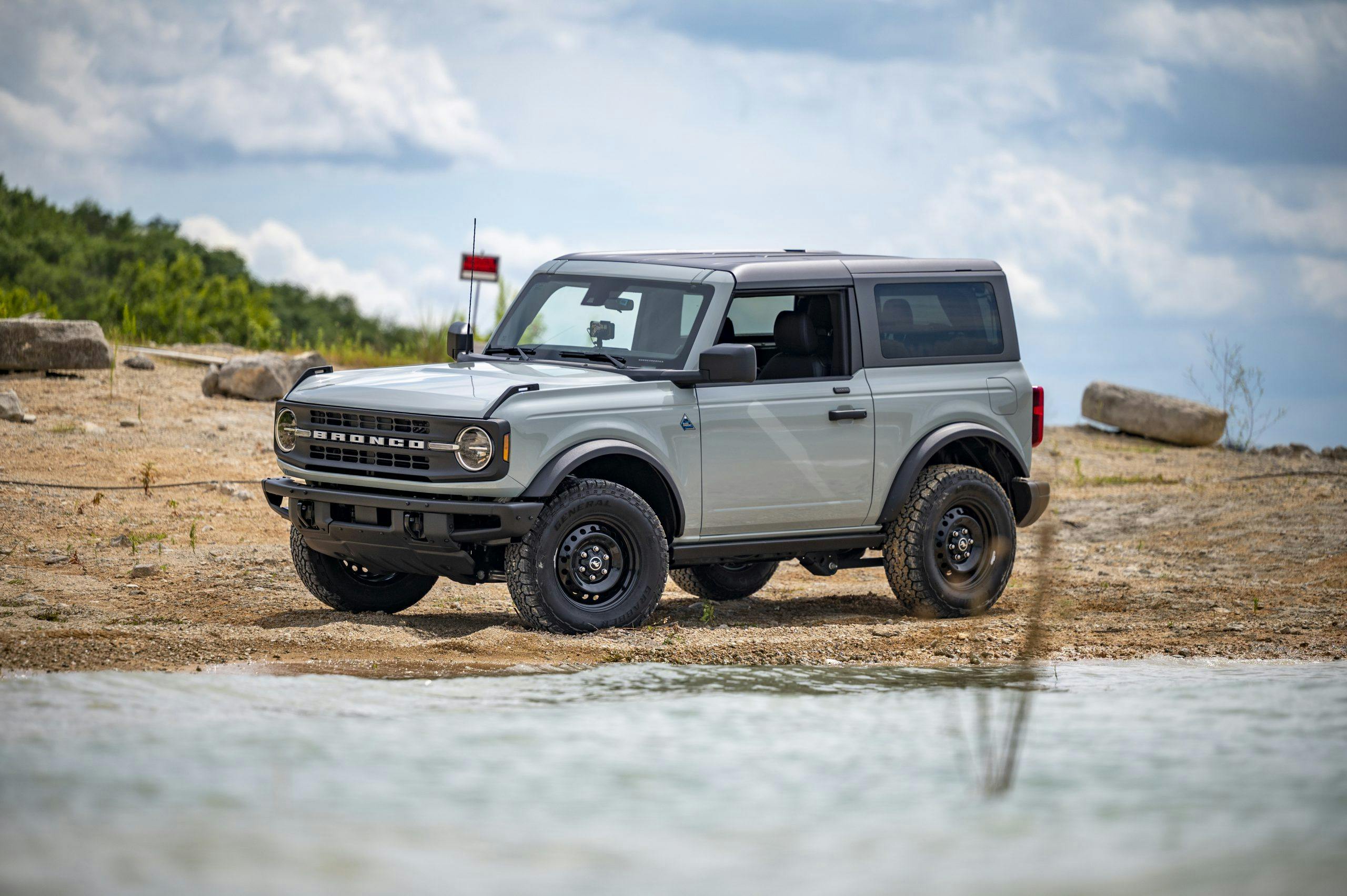 2021 Ford Bronco two door front three-quarter