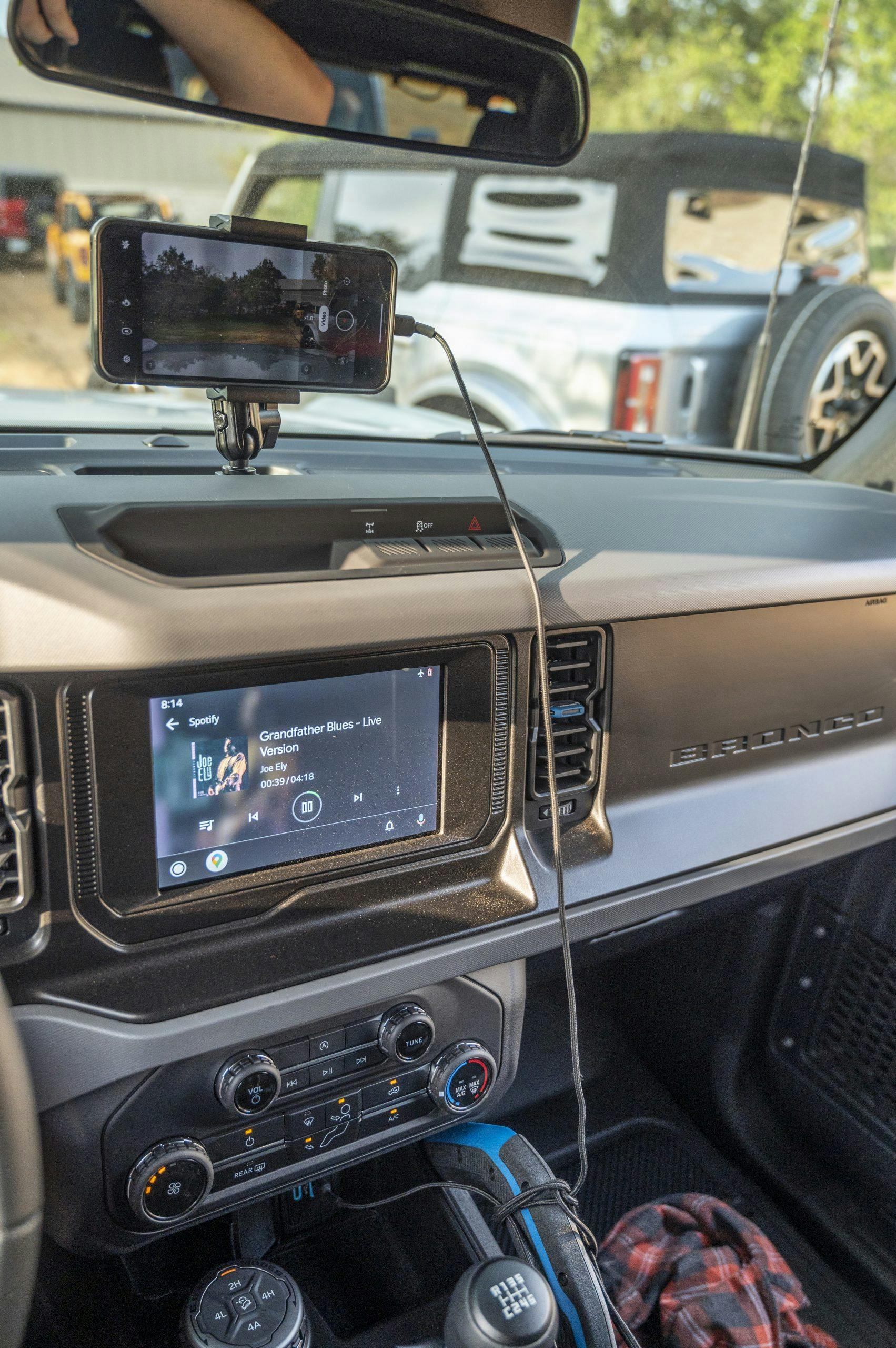 2021 Ford Bronco interior phone mount vertical