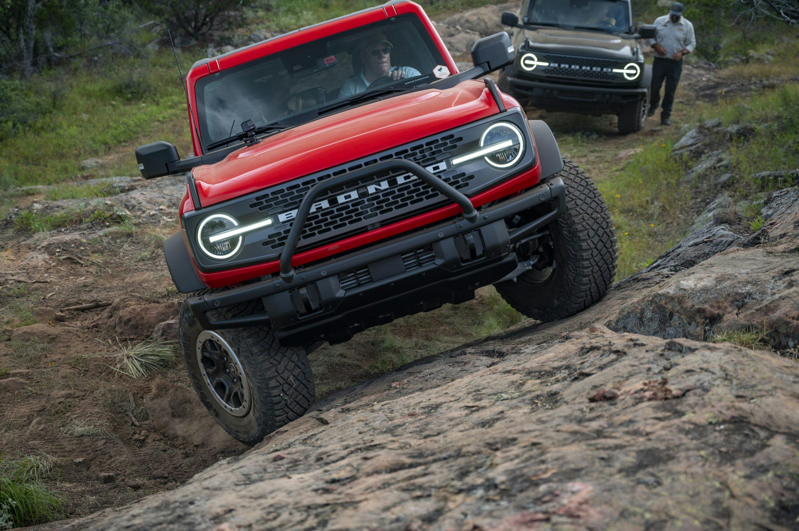 2021 Ford Bronco trail action front end ascending