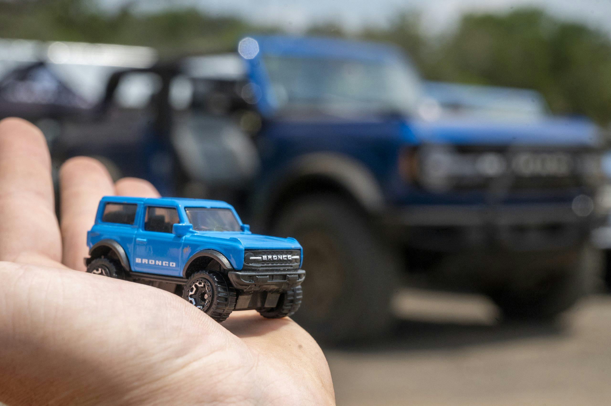 2021 Ford Bronco hot wheel and lifesize