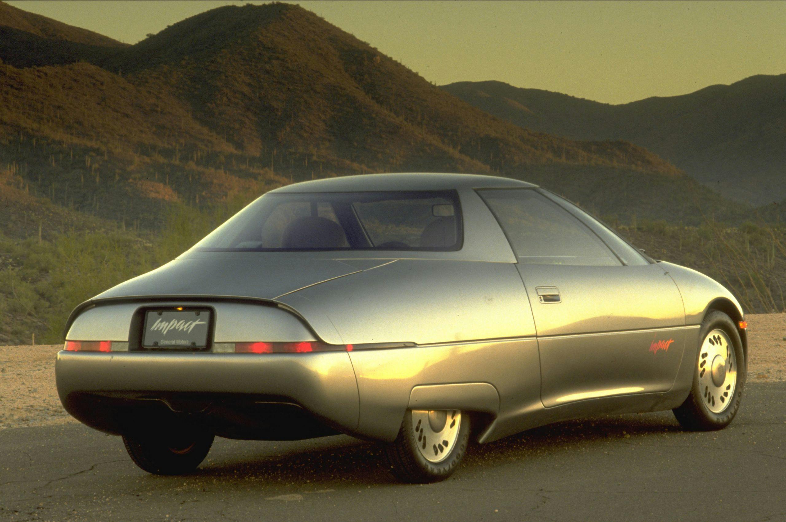 1990 GM Impact Show Car rear three-quarter