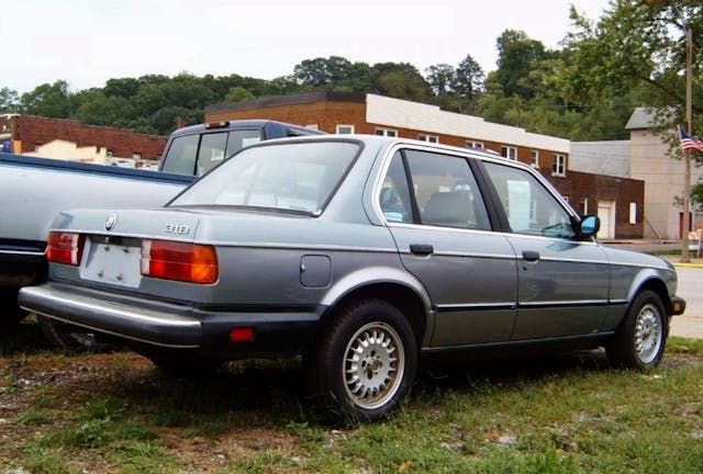 1985 BMW 318i 09