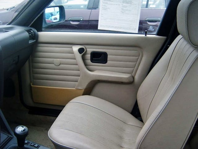 1985 BMW 318i 07
