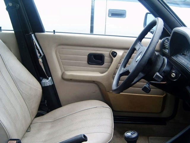 1985 BMW 318i 05