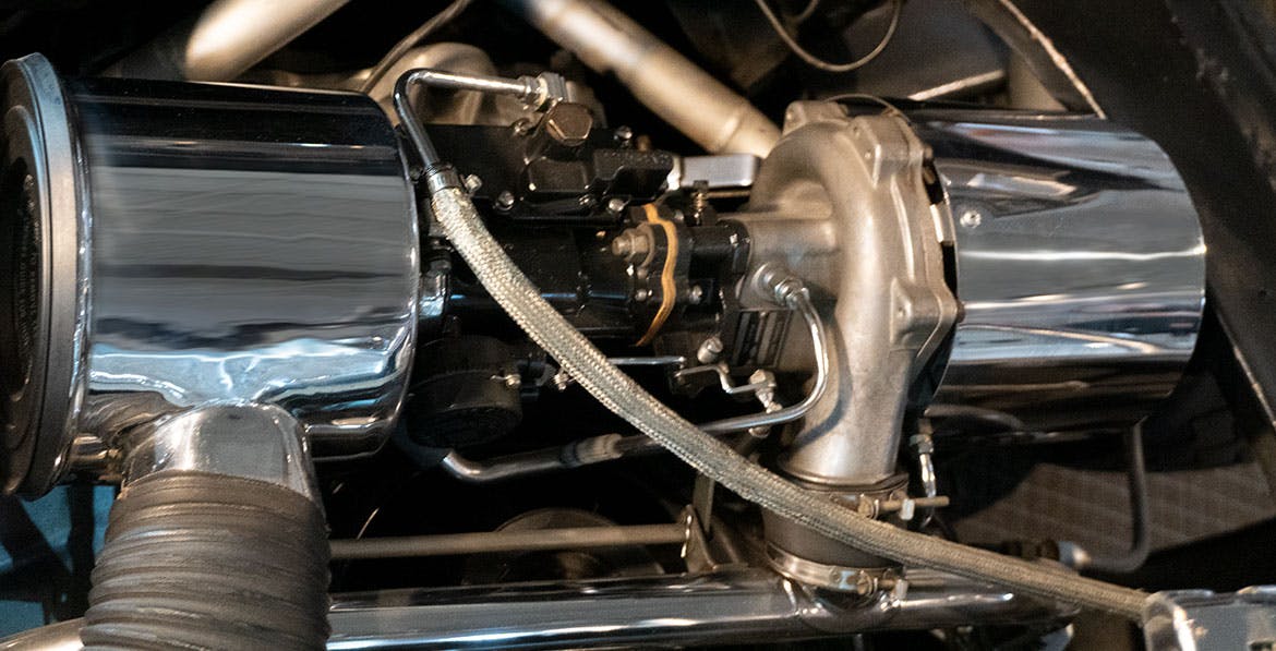 Chevrolet Corvair Monza GT engine close