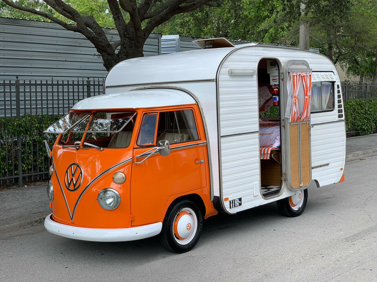 split-window VW Jurgens Autovilla 