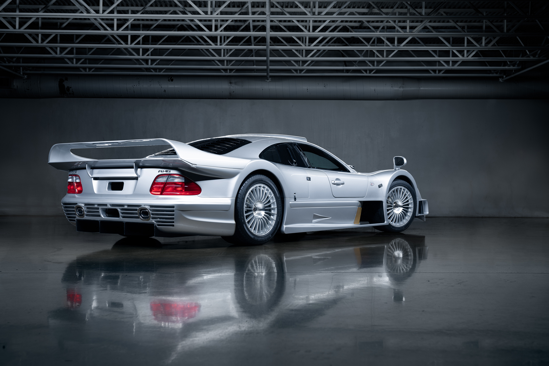 メルセデスベンツ　CLK AMG This Rare 1998 Mercedes-Benz AMG CLK GTR May Hit $10M at Auction