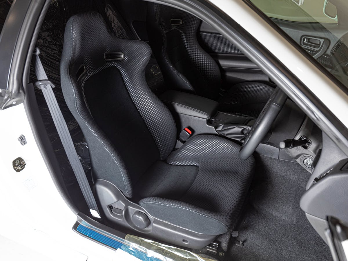 Nissan Skyline GTR interior seat