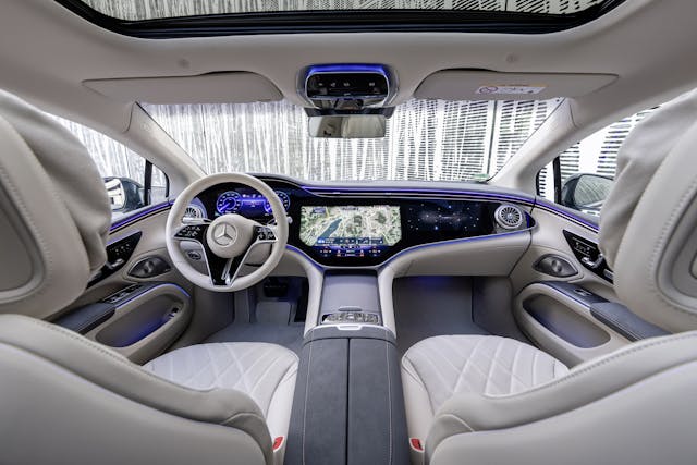 2022 EQS 580 4MATIC Sedan (Euro spec) interior