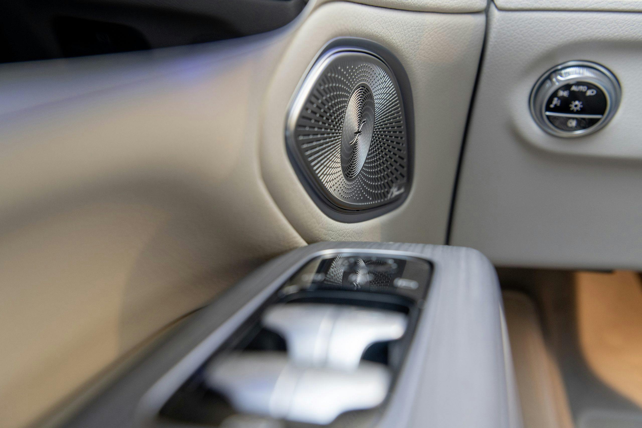 2022 EQS 580 4MATIC Sedan (Euro spec) interior sound system stereo