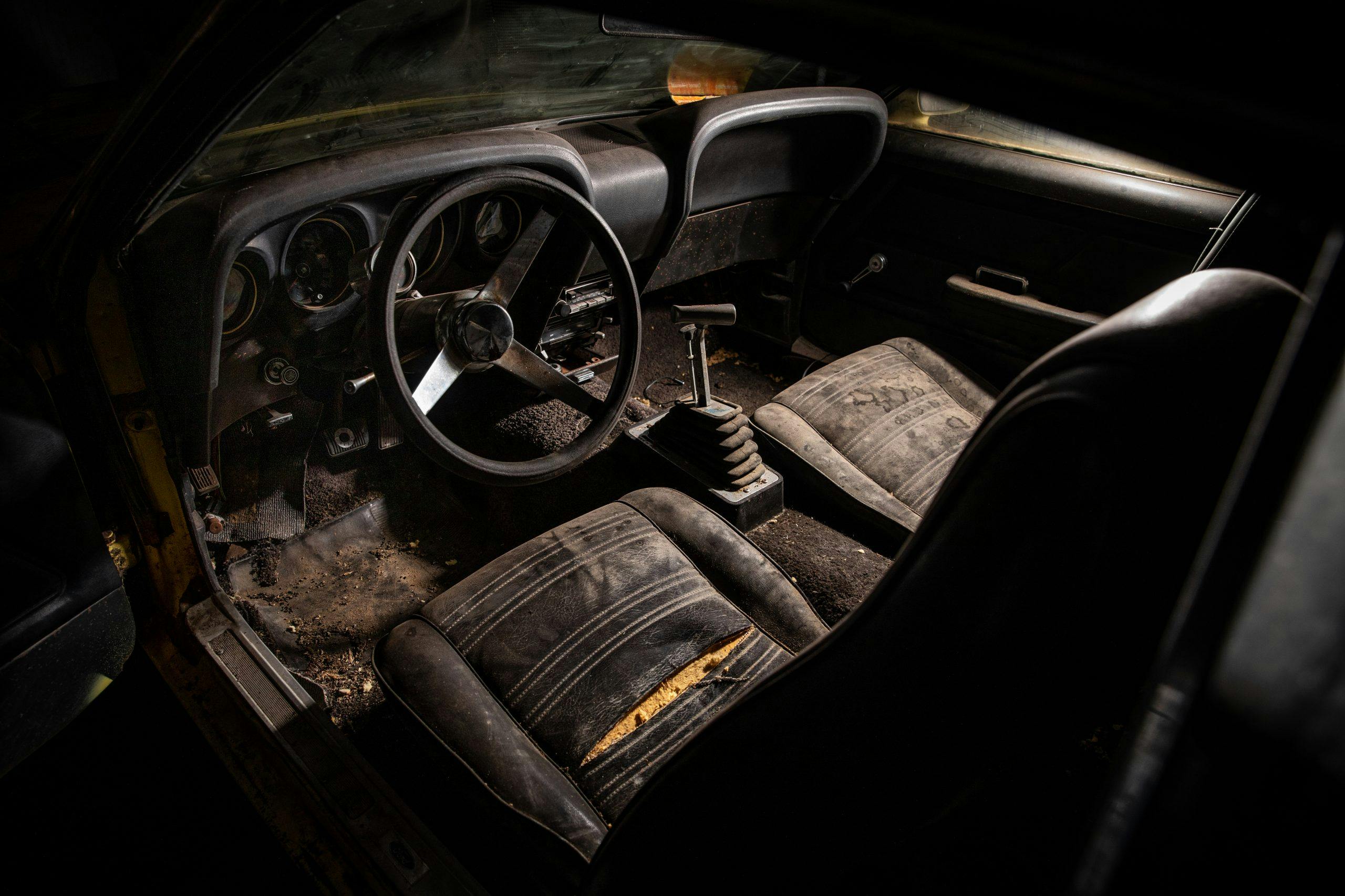 Boss Mustang connection interior
