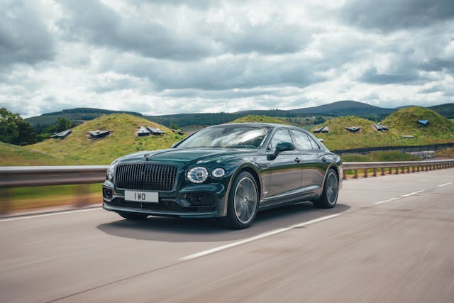 Bentley FlyingSpurHybrid-3