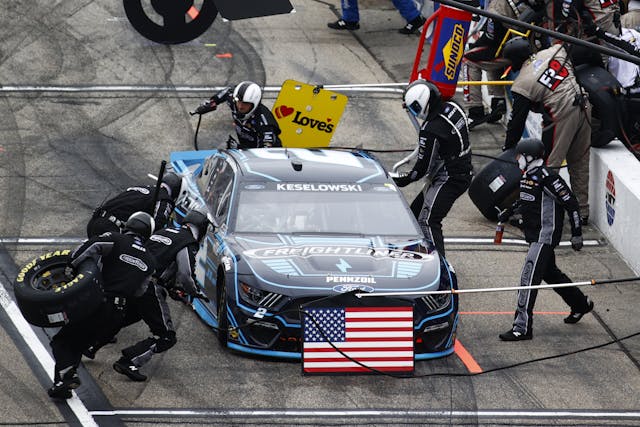 Brad Keselowski nascar pits