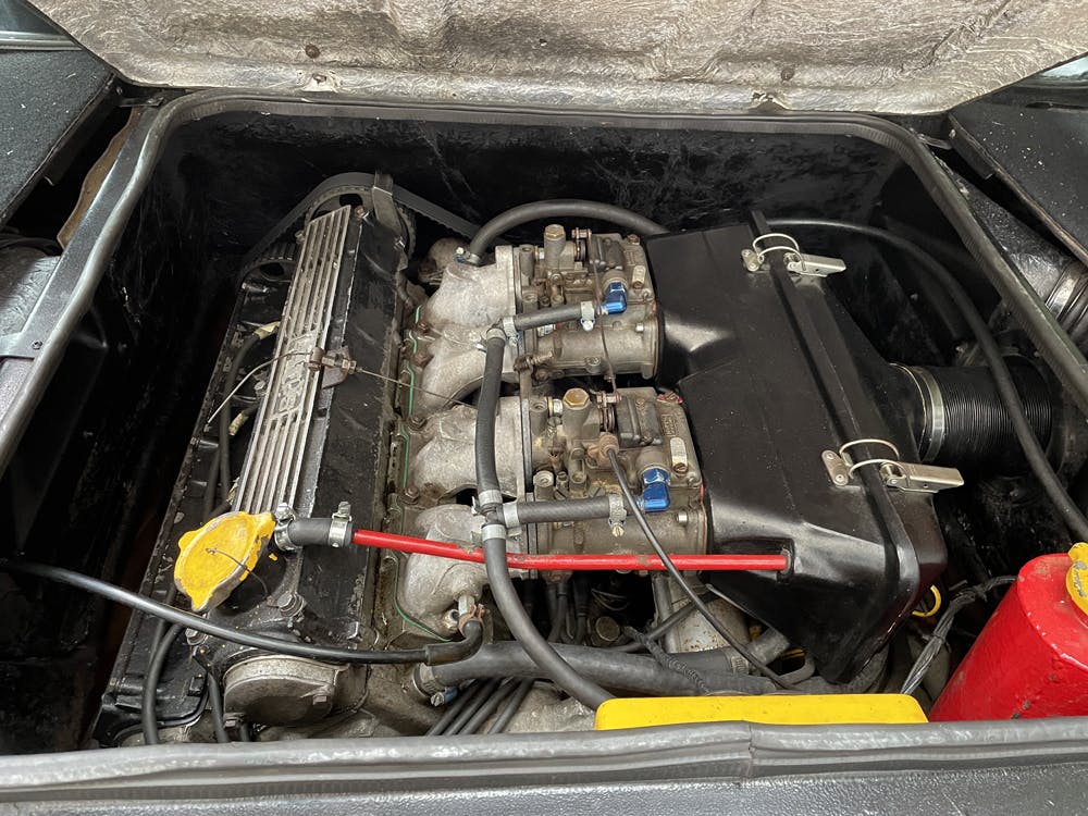 Lotus Esprit S3 engine