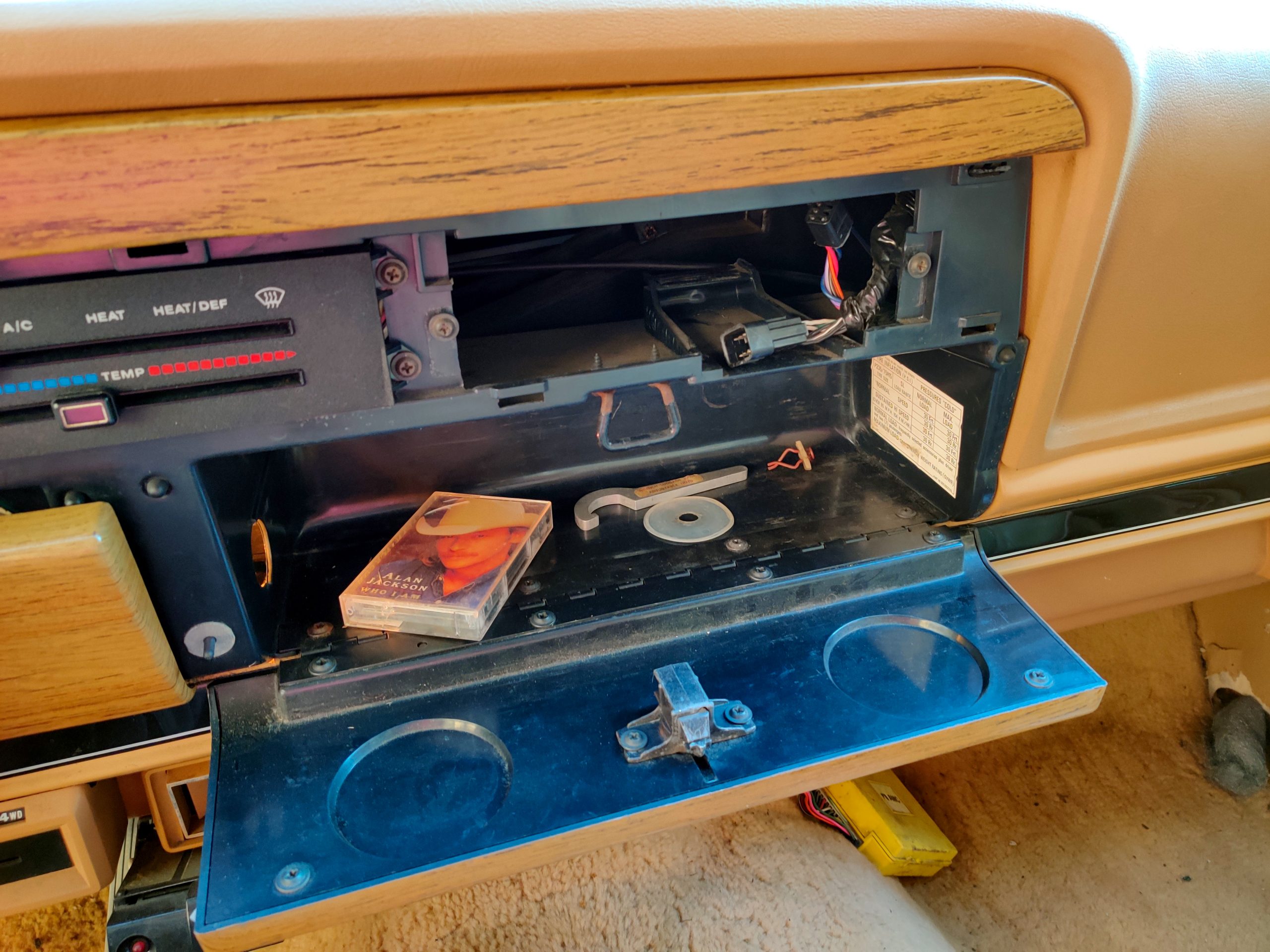 Jeep-Grand-Wagoneer-Tape-Deck-