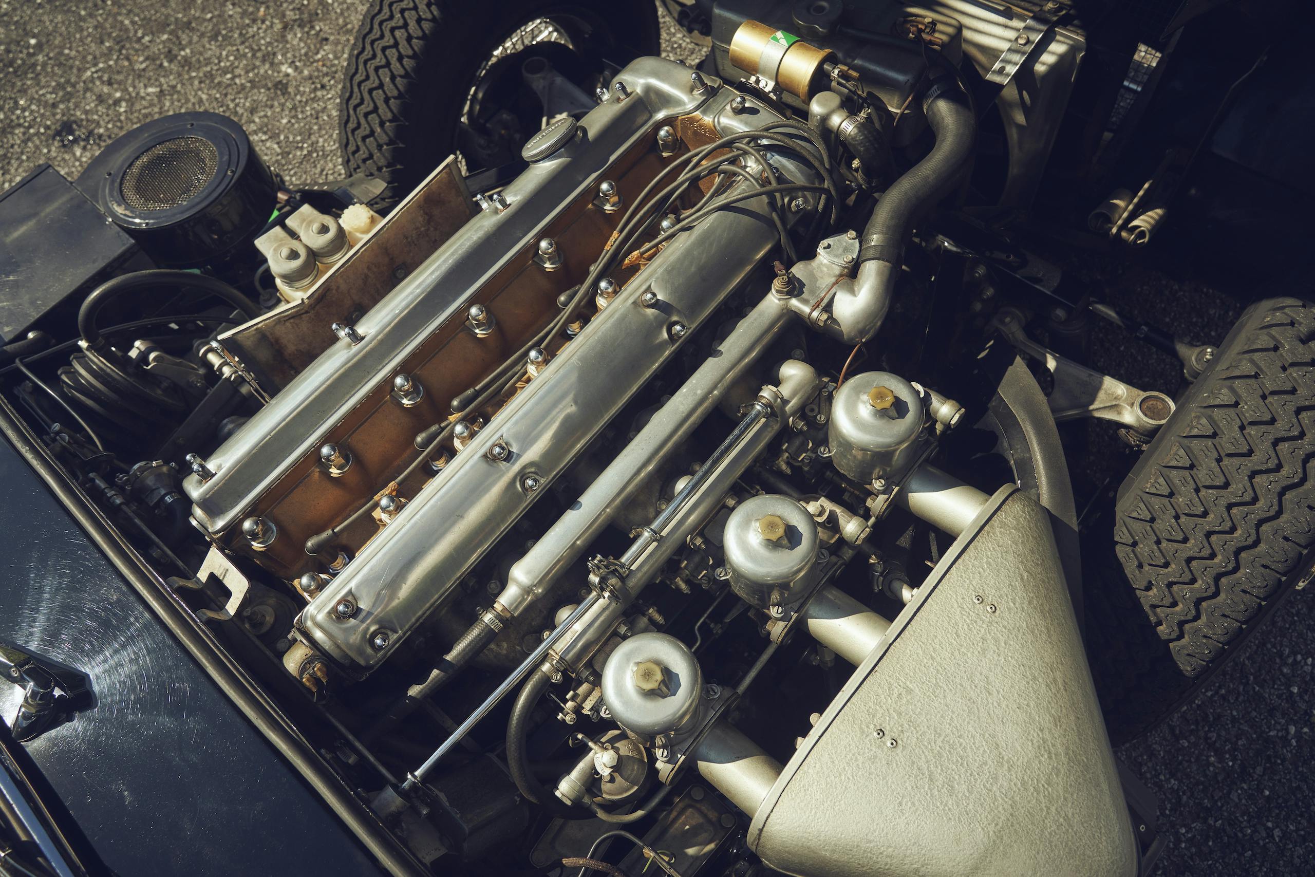 Jaguar E-Type engine overhead