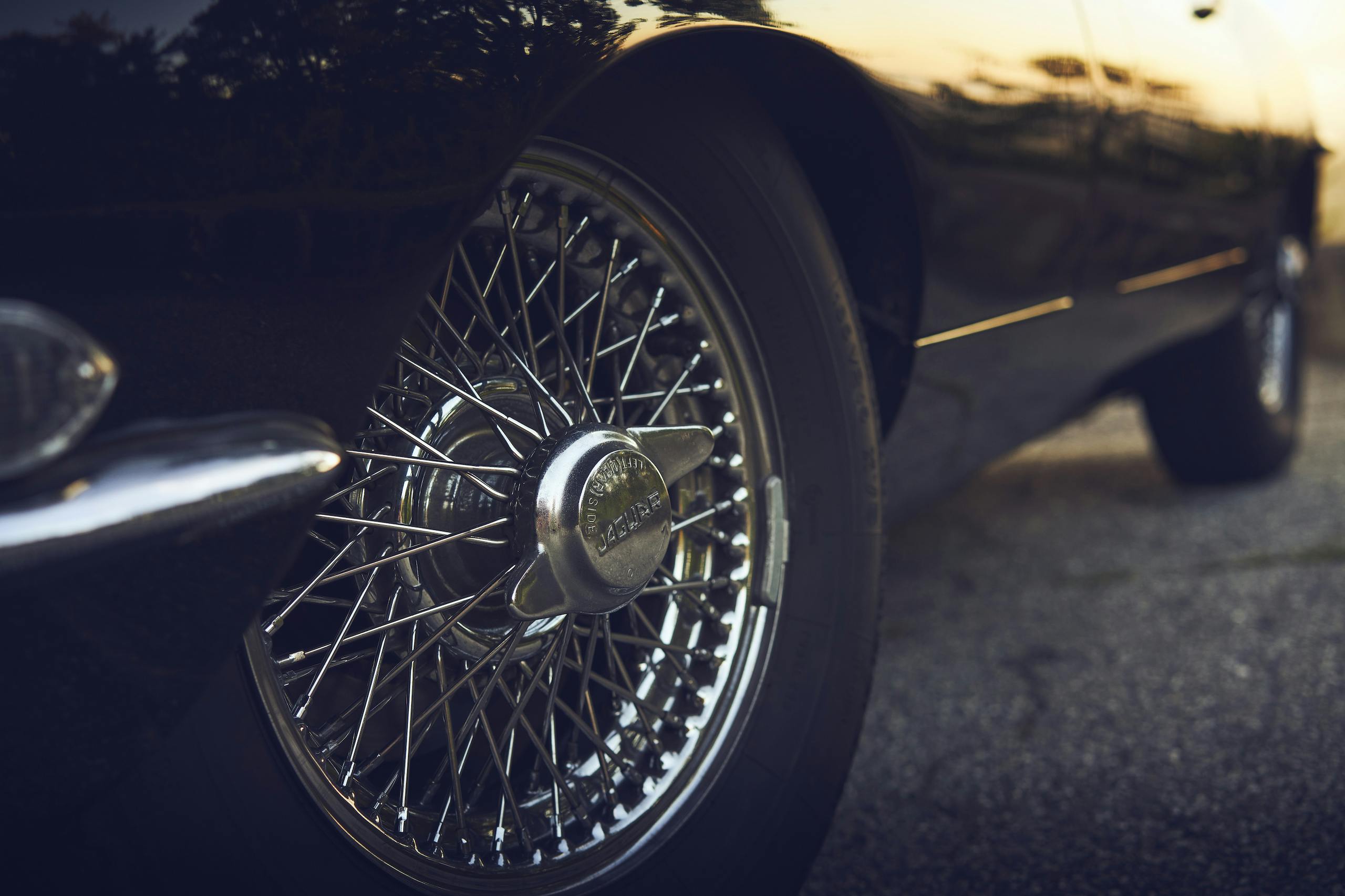 Jaguar E-Type wheel hub spoke detail