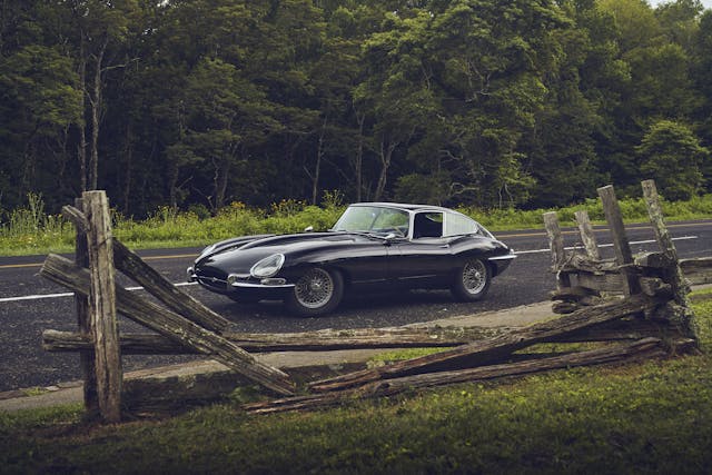 Jaguar E-Type front three-quarter fence frame Jaguar E-Type front three-quarter fence frame