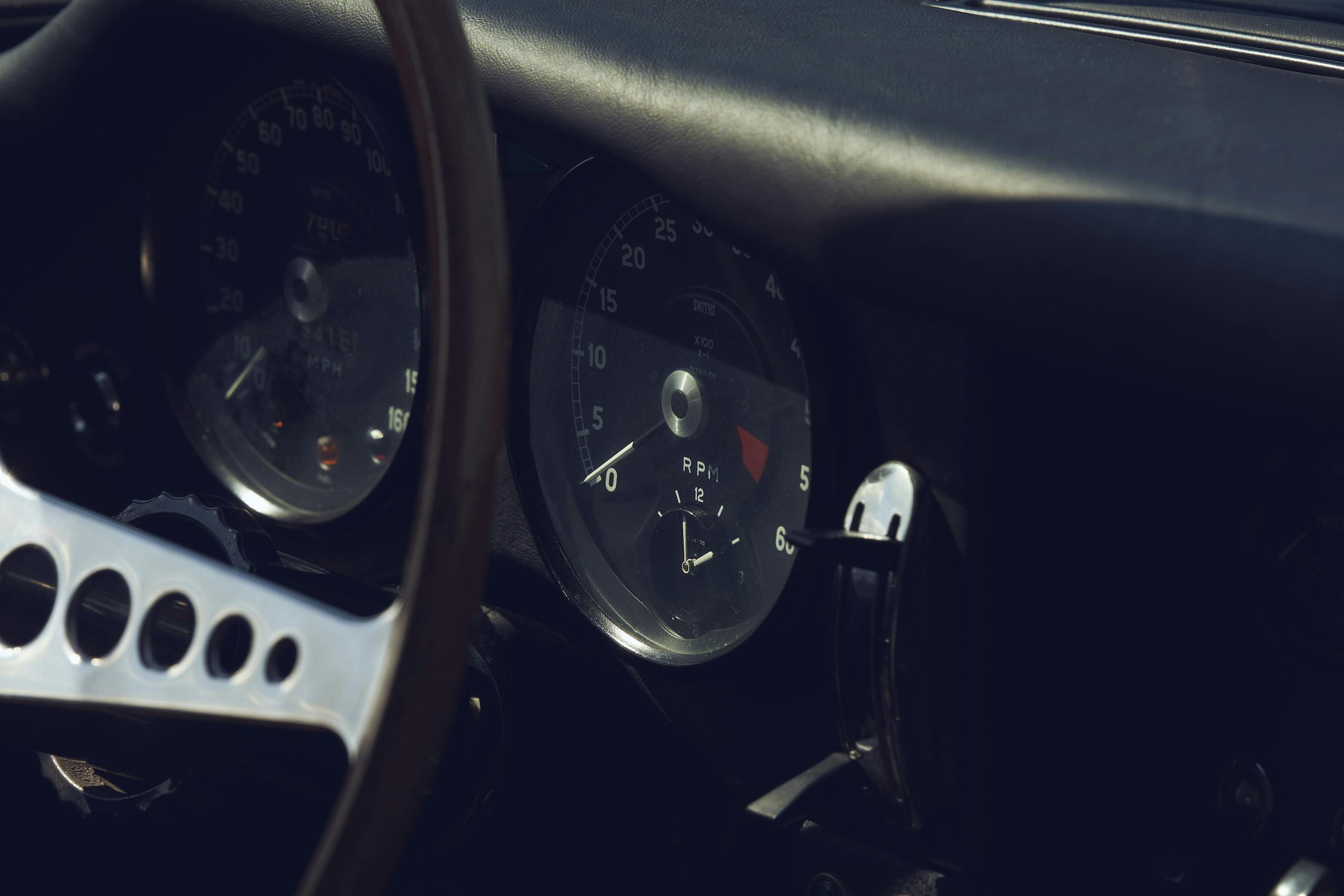 Jaguar E-Type tach gauges