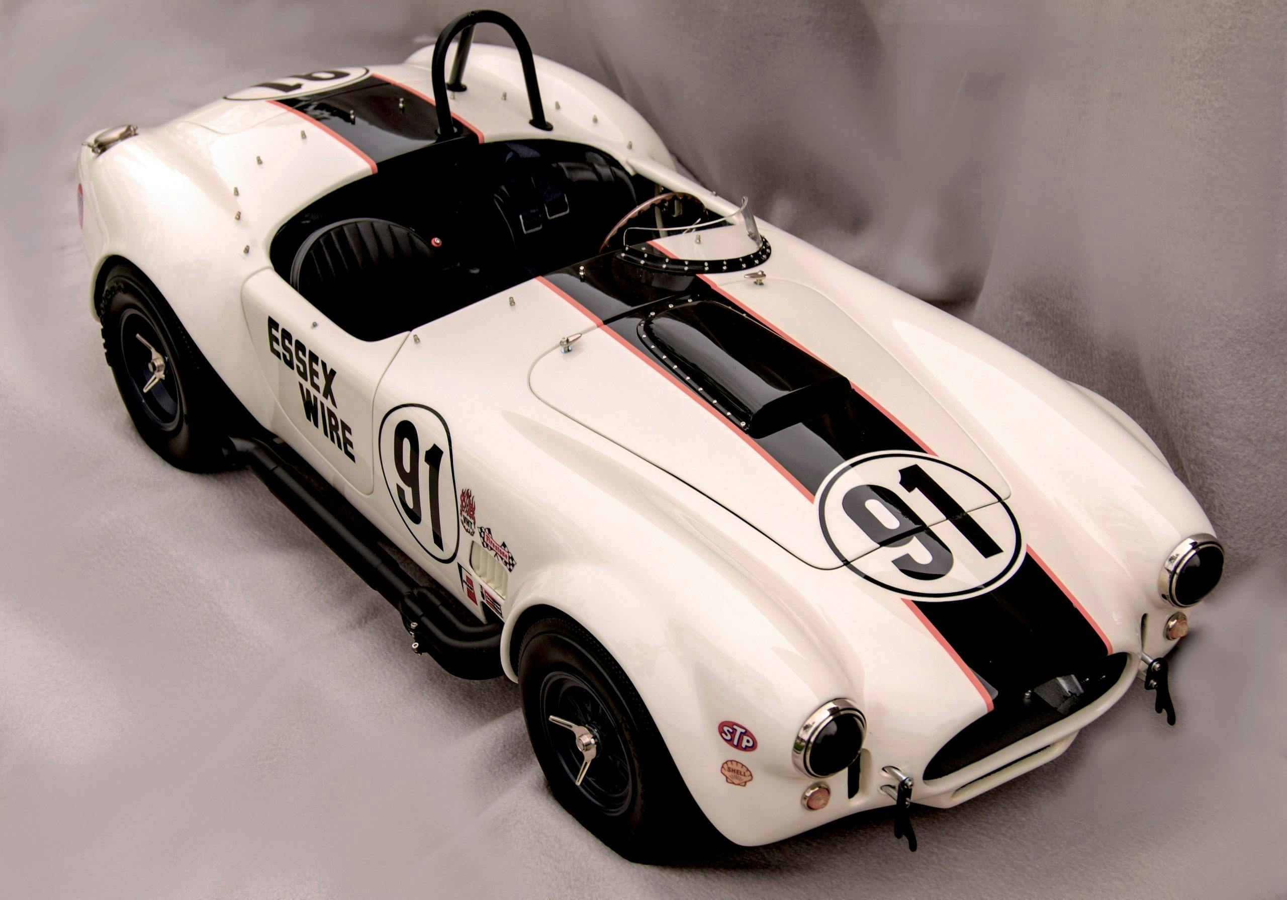 Essex Cobra scale model front three-quarter
