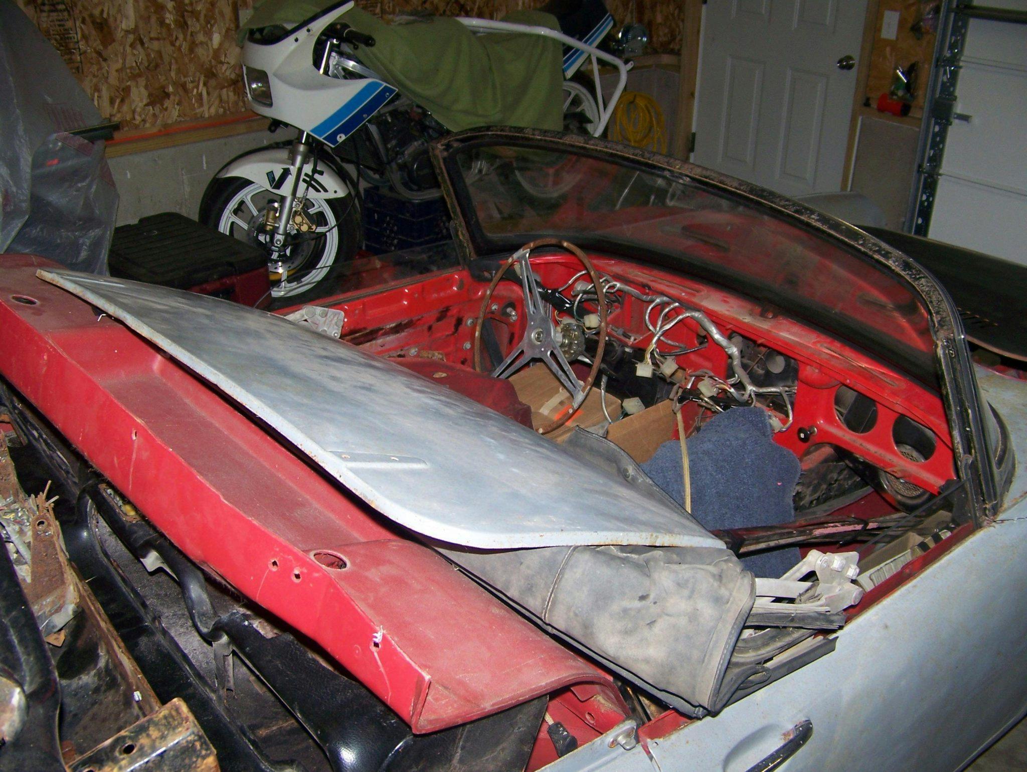 Honda S600 interior pre restoration