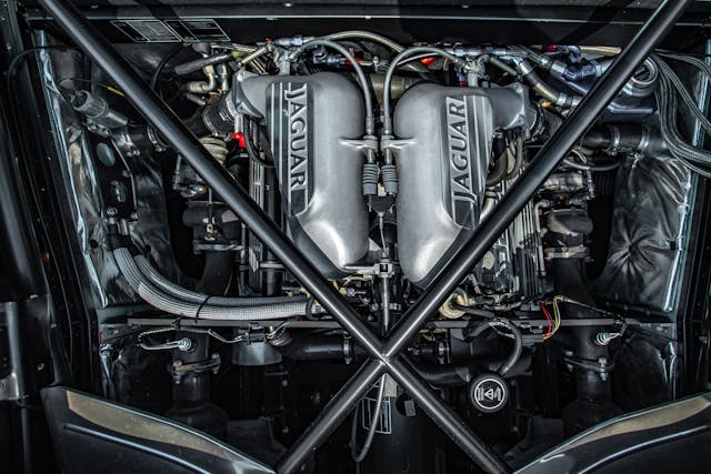 1993 Jaguar XJ220 engine