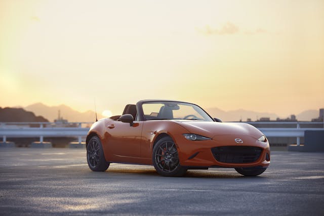 2019-Mazda-MX-5-Miata-30th-Anniversary-Soft-Top-01