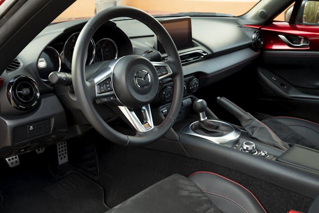 2019_Mazda_MX-5_Miata interior