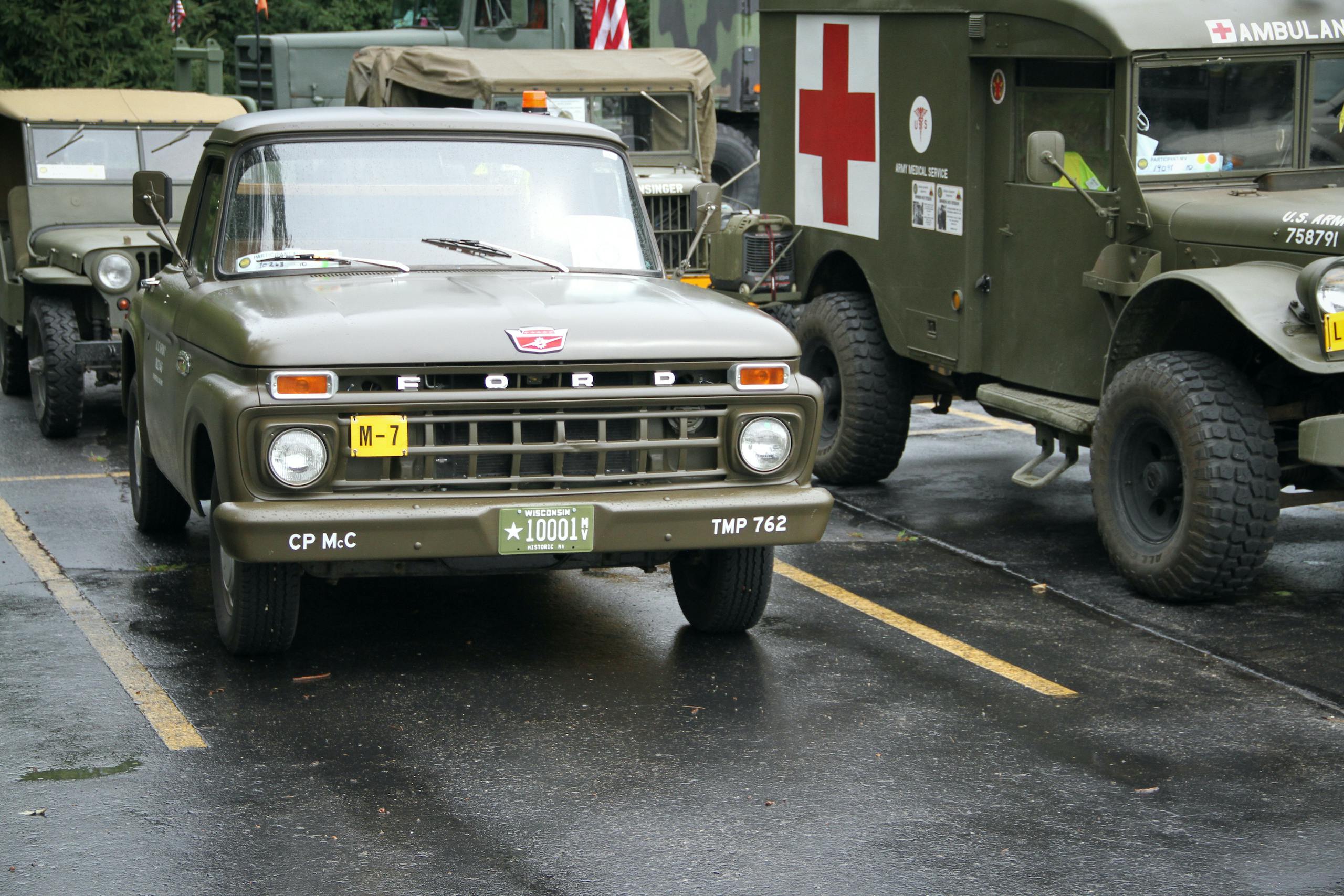 Military vehicle convoy ford pickup
