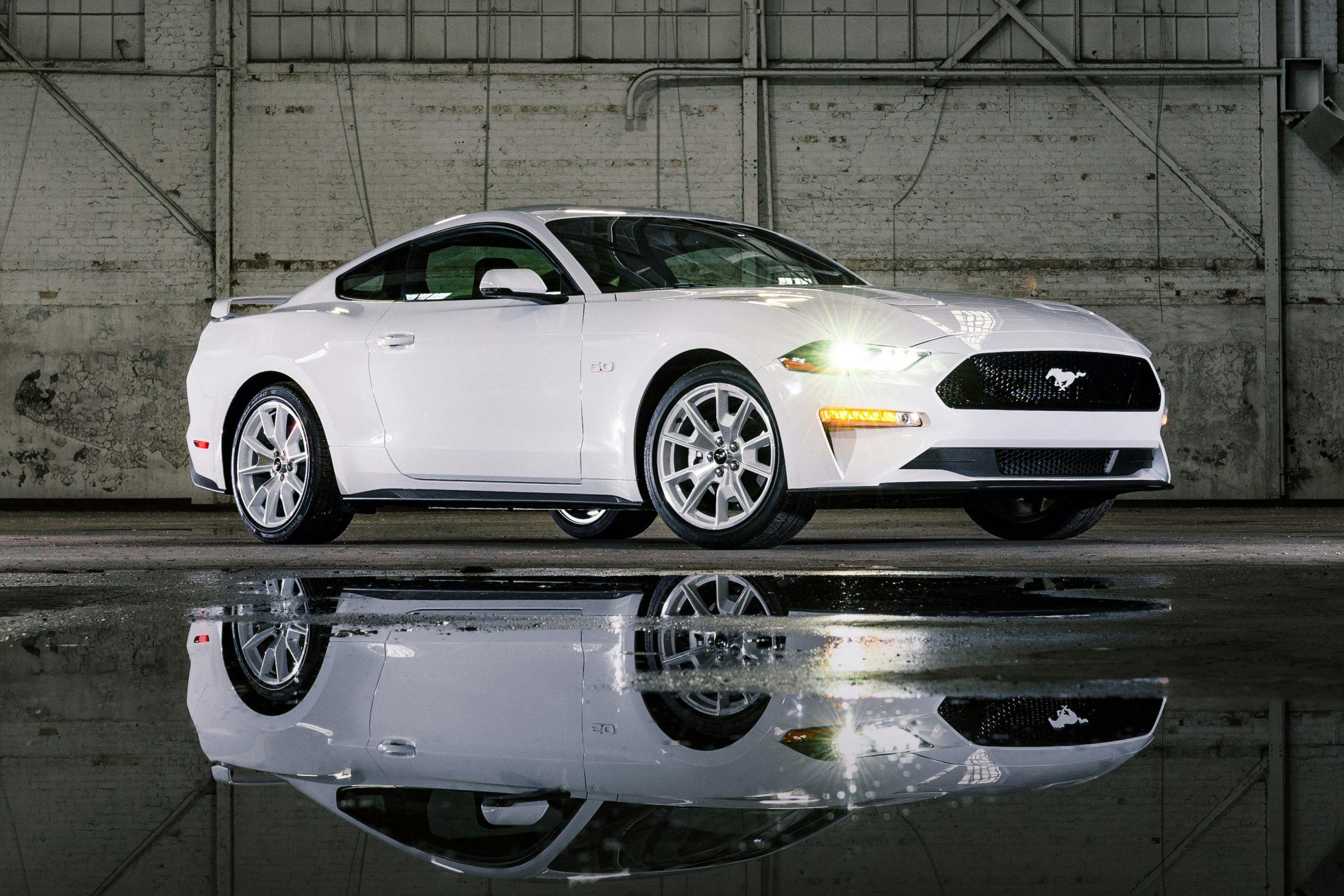 2022 Mustang Coupe Ice White Appearance Package_05