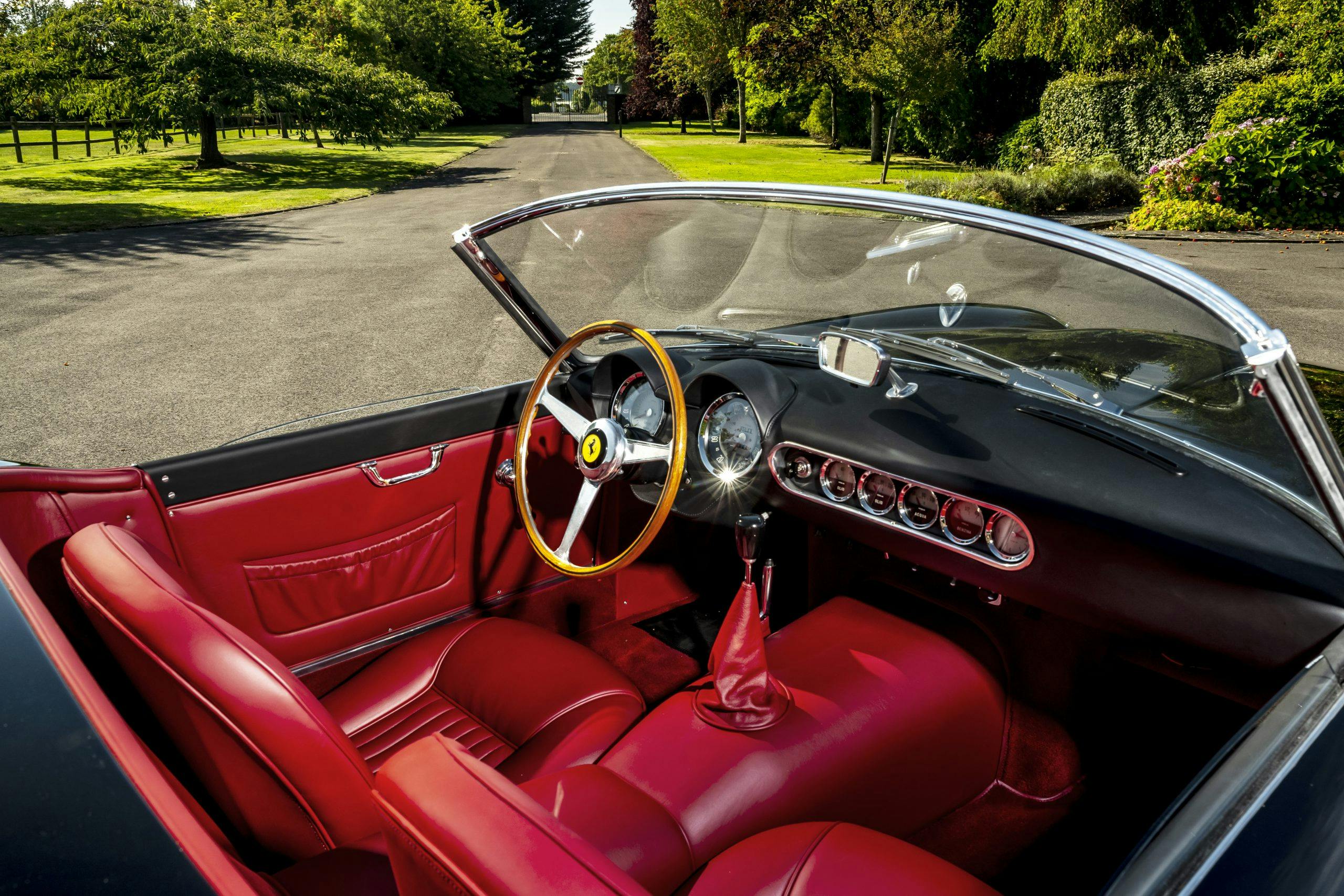 19.GTO Engineering California Spyder Revival interior