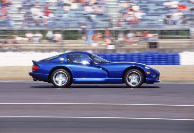 1996 Dodge Viper GTS side profile action