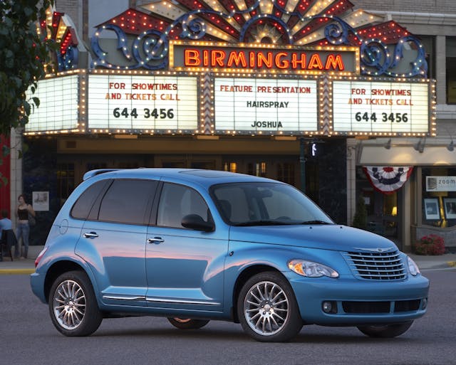 2009 Chrysler PT Cruiser front three-quarter