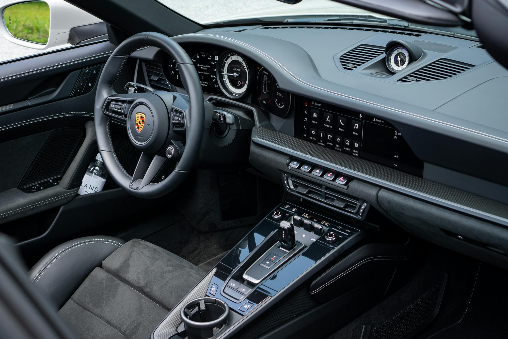 Porsche 911 GTS front seat