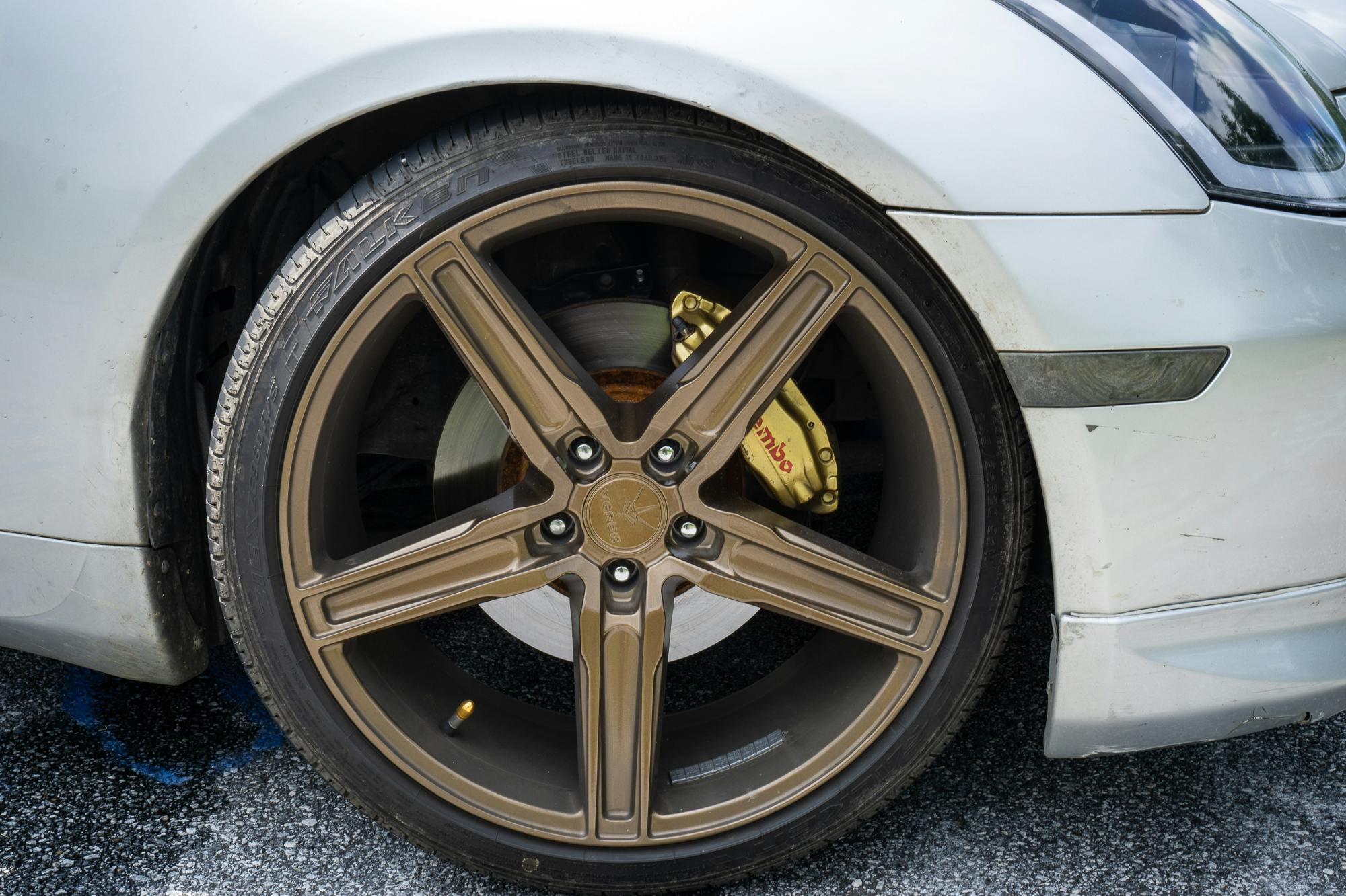 Porsche 911 GTS wheel